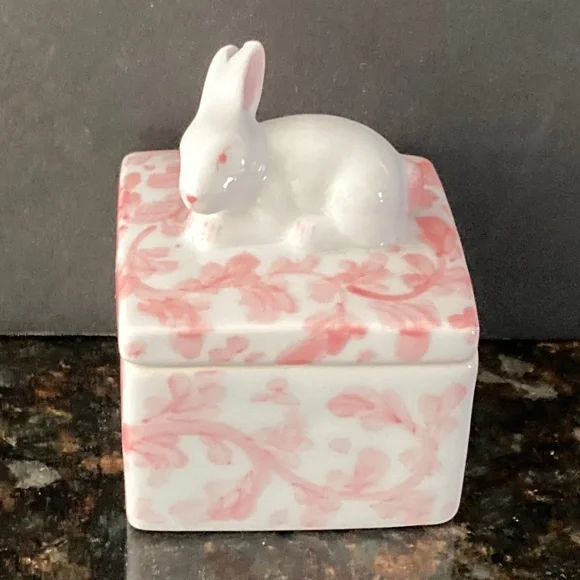 White Rabbit Top of Small Pink & White Trinket Box//Perfect For Spring & Easter - Picture 1 of 5
